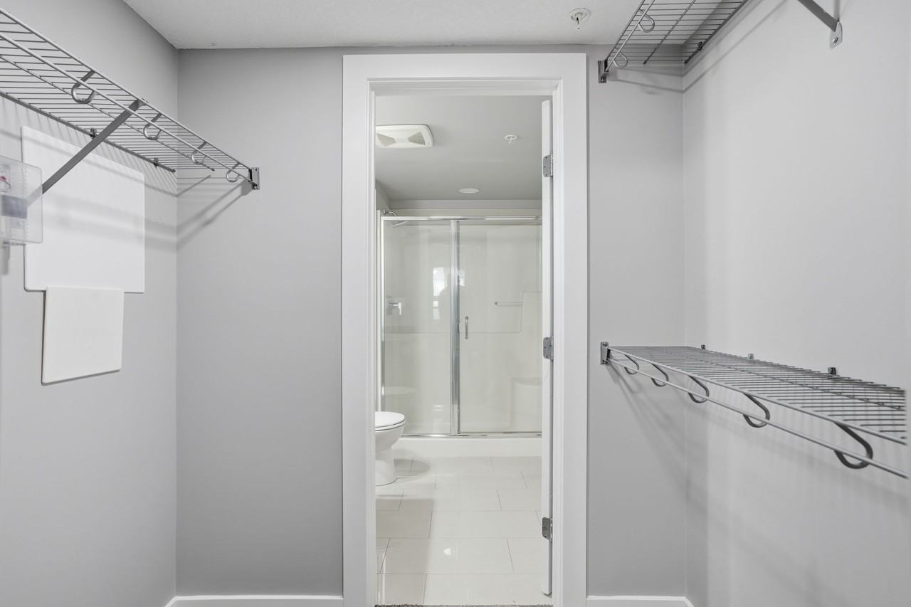 Insignia Tower - Photo 6 of 16