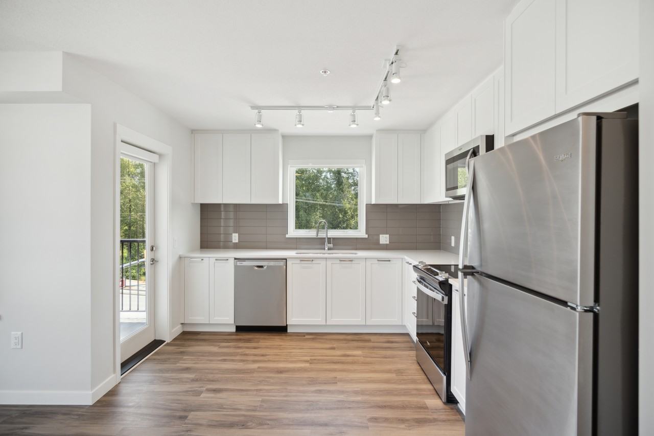 Crestwood Rental Homes - Photo 2 of 50