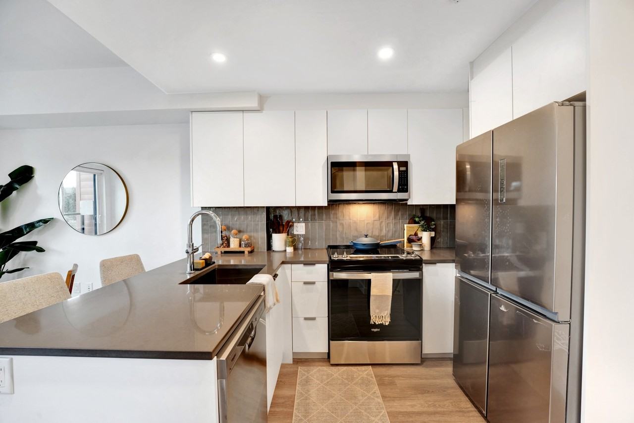 The Lively - 137 East Keith Rd - Photo 7 of 37