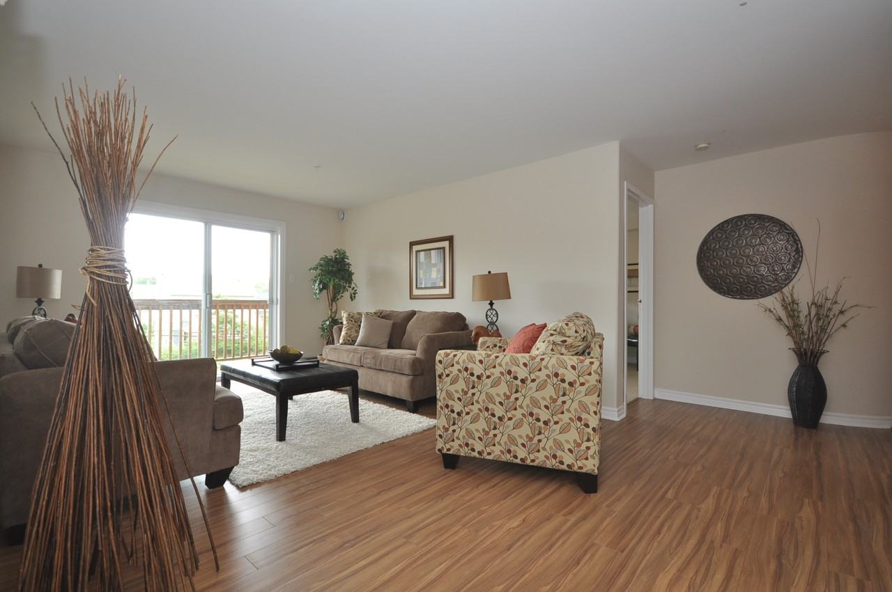 634 Parkland Drive - Photo 4 of 39