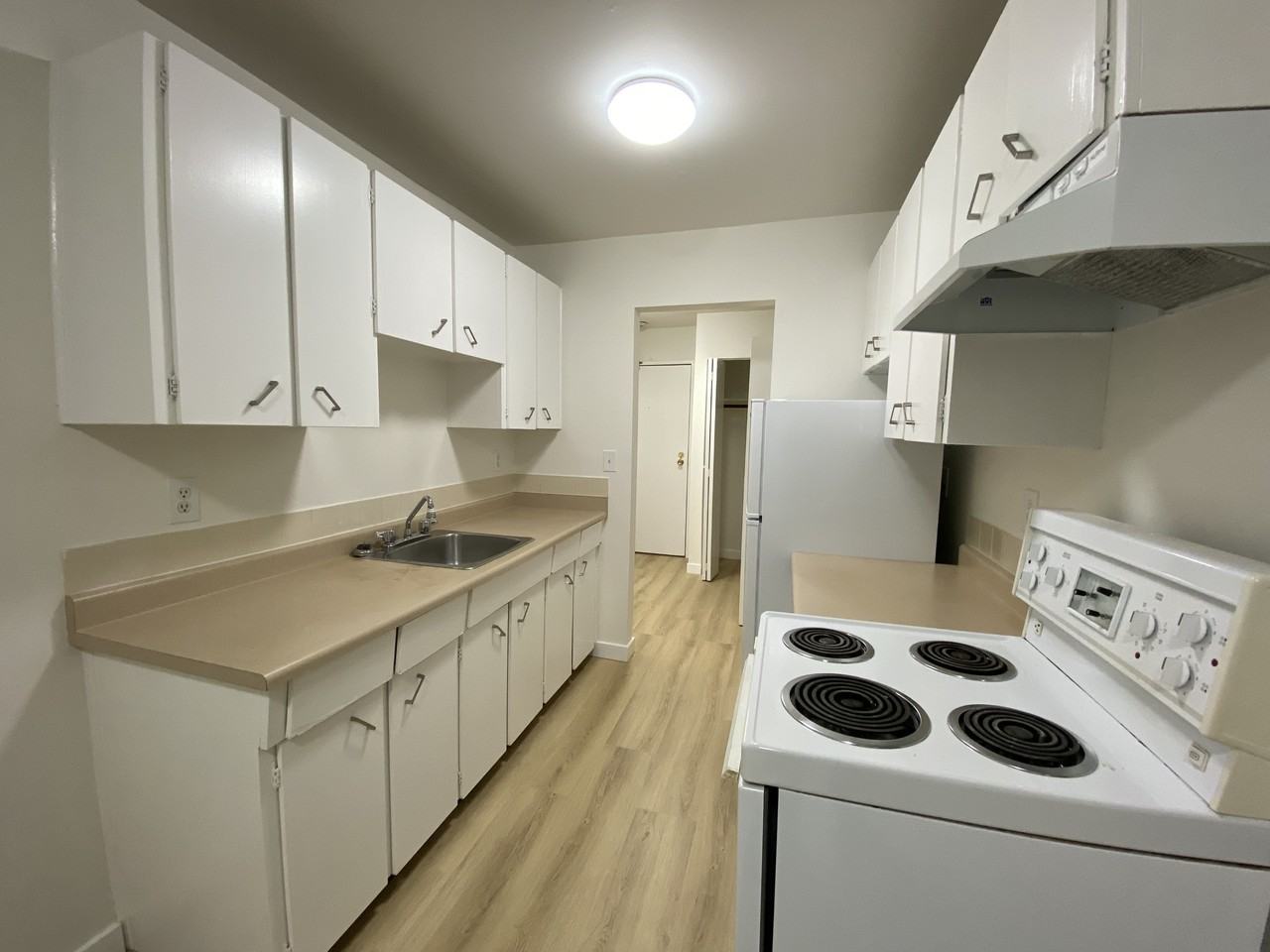 Regency Manor Residences - Photo 5 of 9