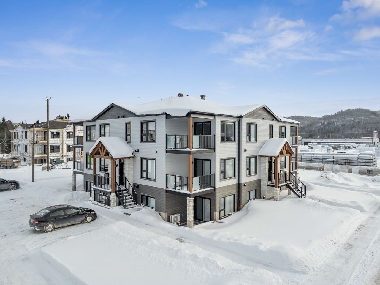 La Kami - Photo 3 of 27