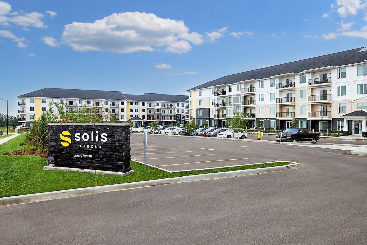 Solis at Giroux - Photo 2 of 50