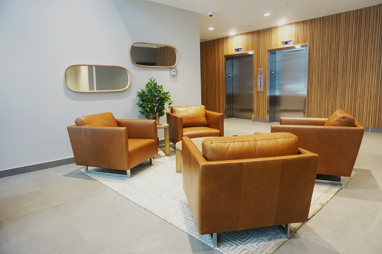 The Hat At 122 - Photo 4 of 50