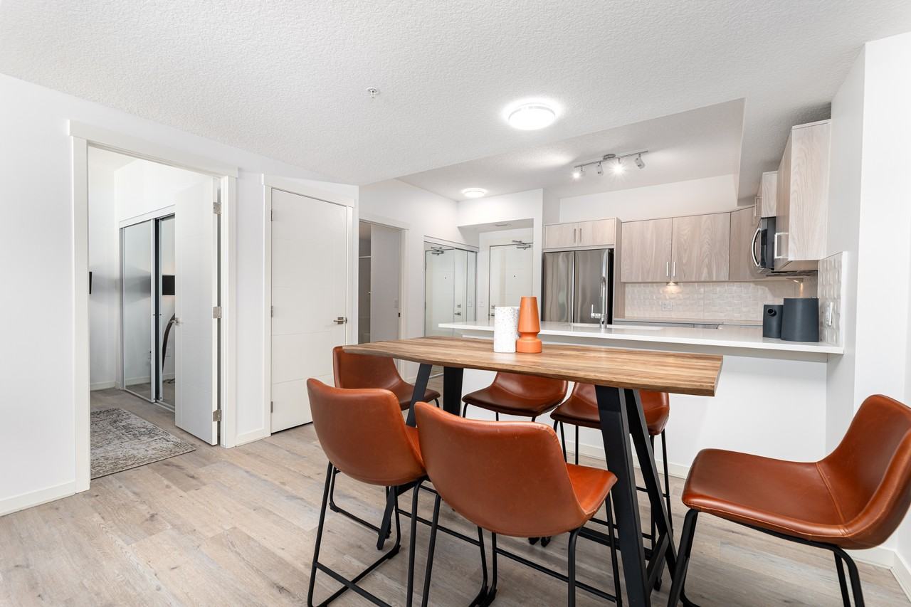 The Hat At 122 - Photo 6 of 50