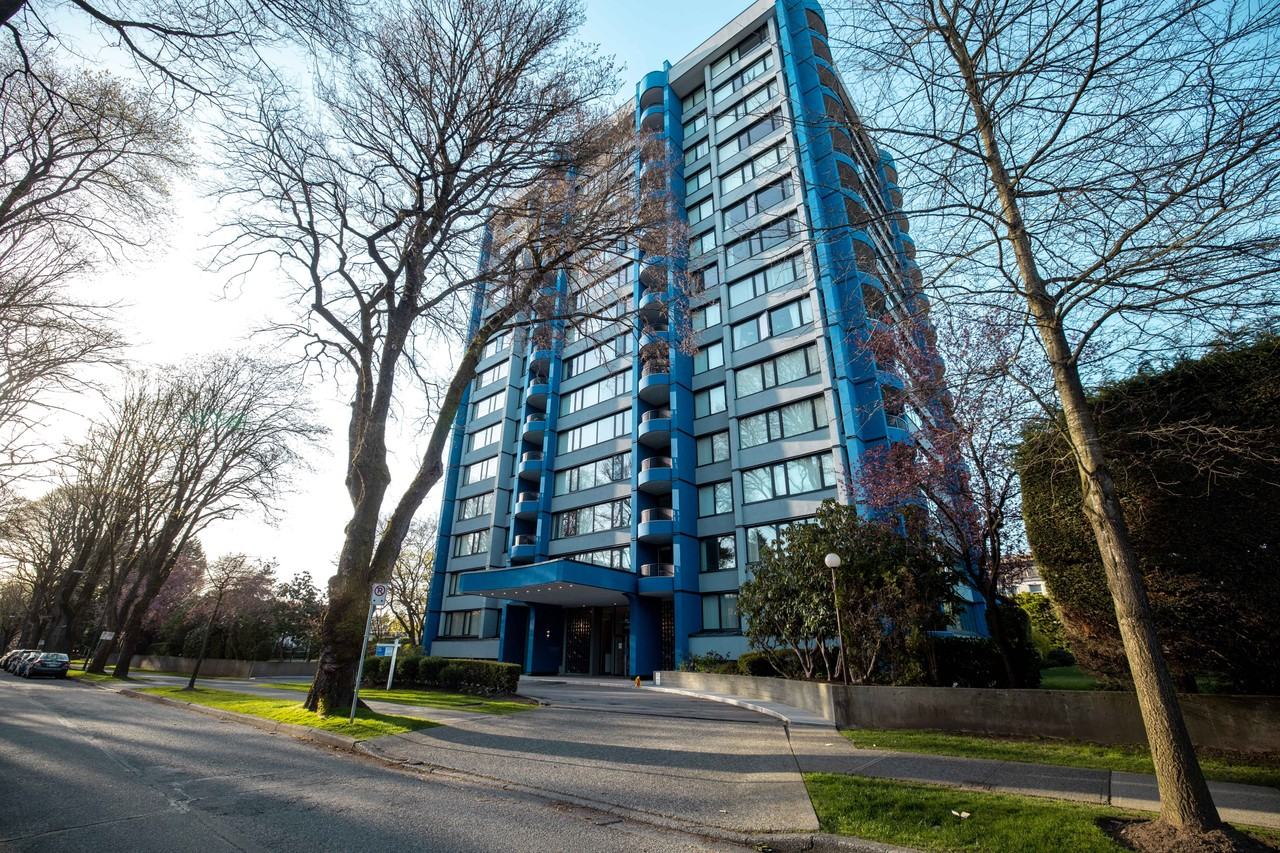 Blue Crest Apartments - Photo 2 of 10