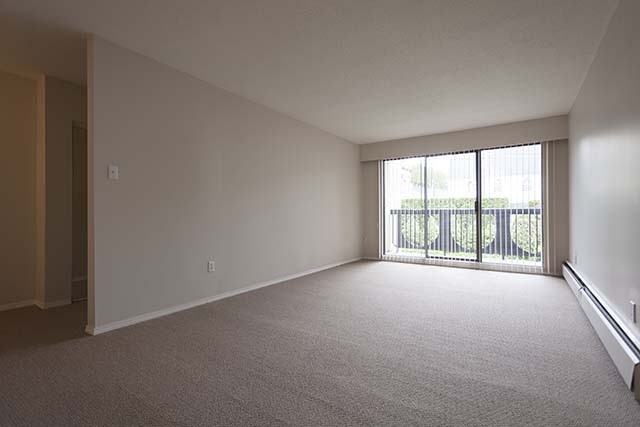 Park Astoria Apartments - Photo 7 of 11