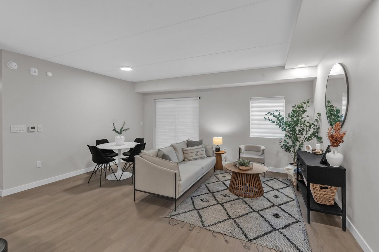939 Chancellor Drive - Photo 3 of 24