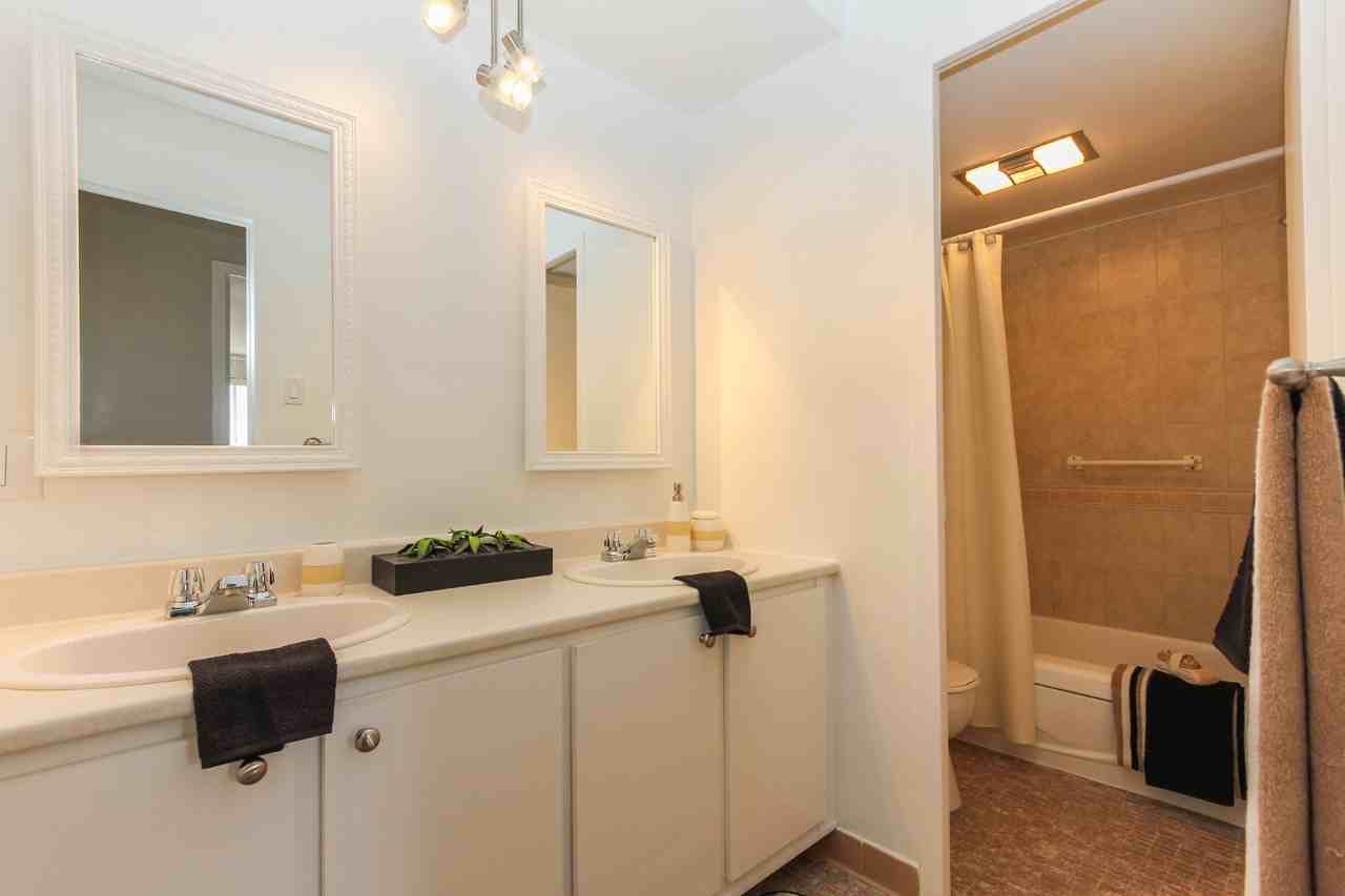 Les Tours Lakeshore - Photo 6 of 15