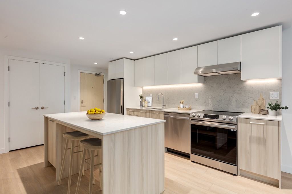 Lonsdale Square Apartments - Photo 2 of 38