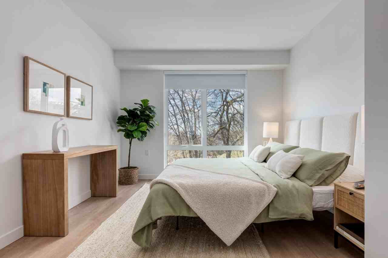Lonsdale Square Apartments - Photo 7 of 21