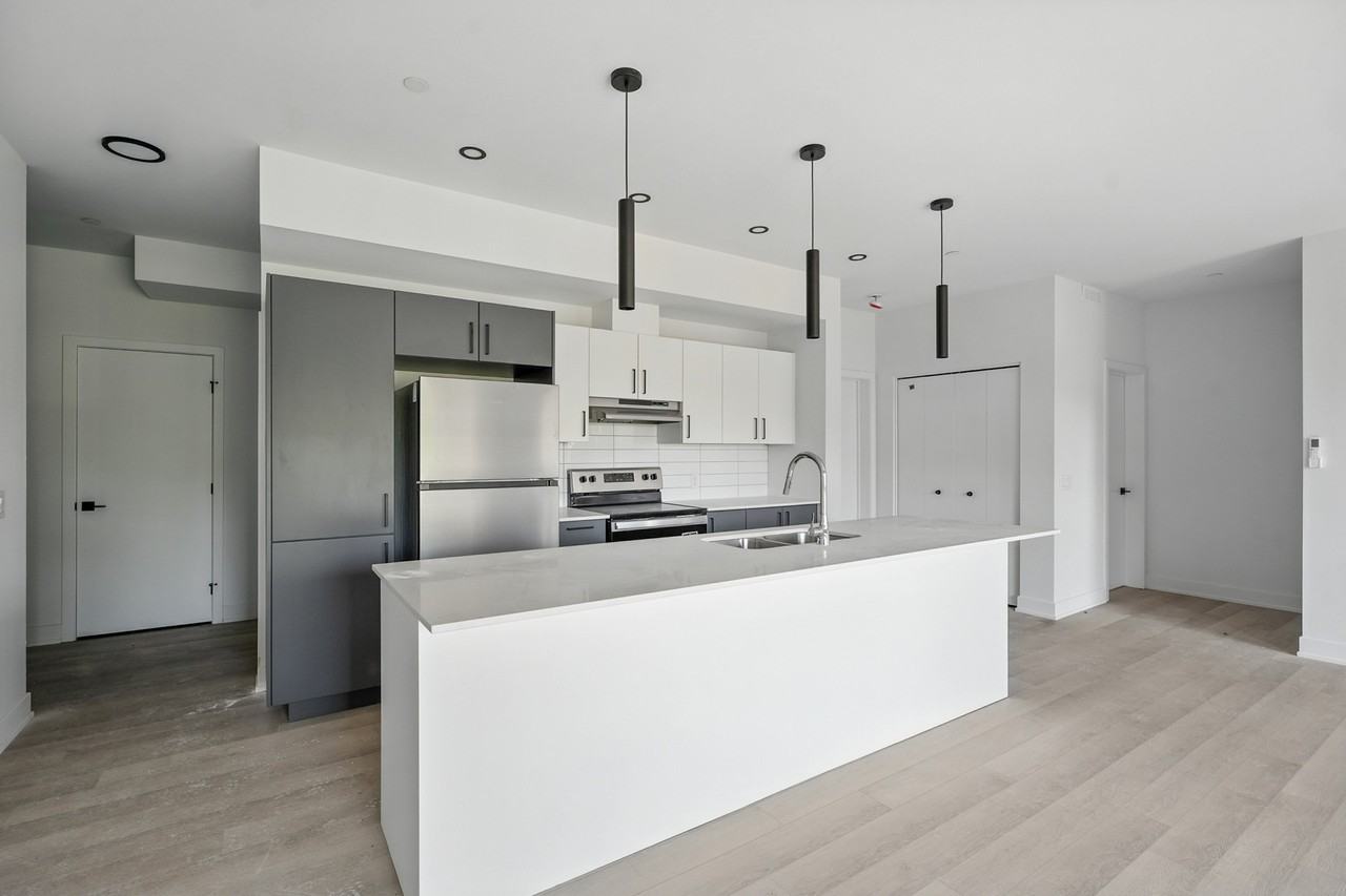 Vertigo - Photo 4 of 50