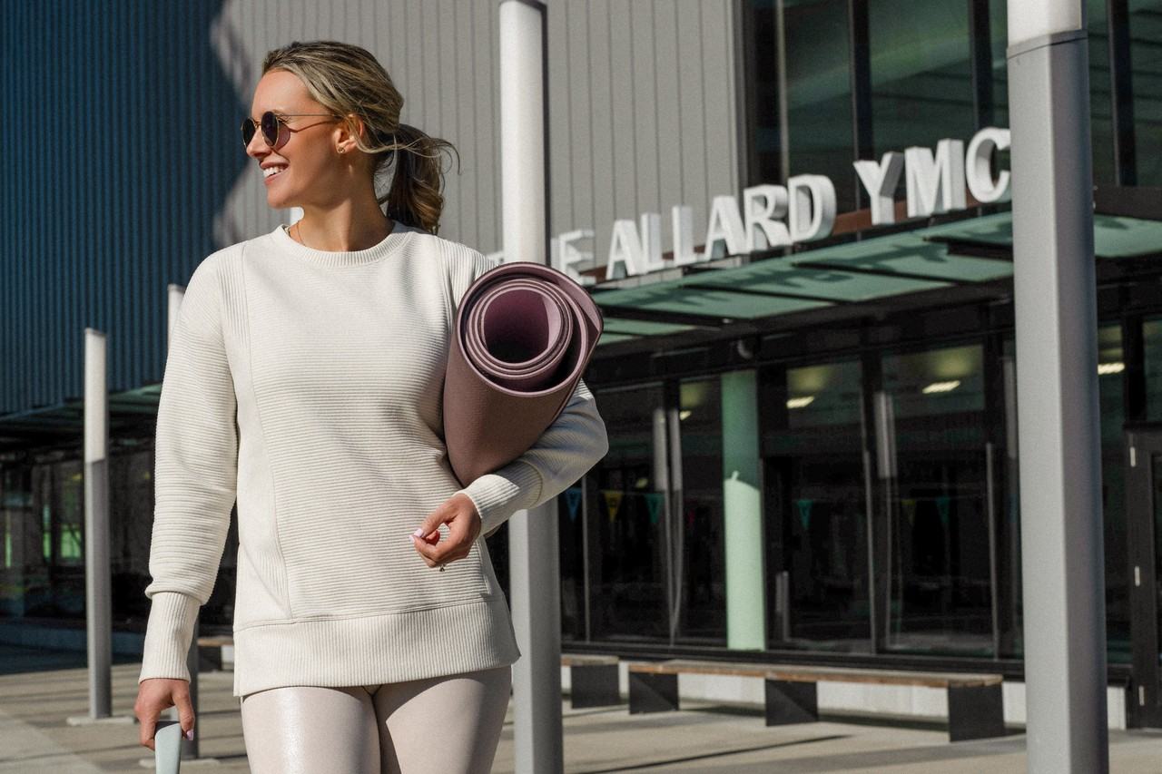 641 Claremont - Photo 4 of 50