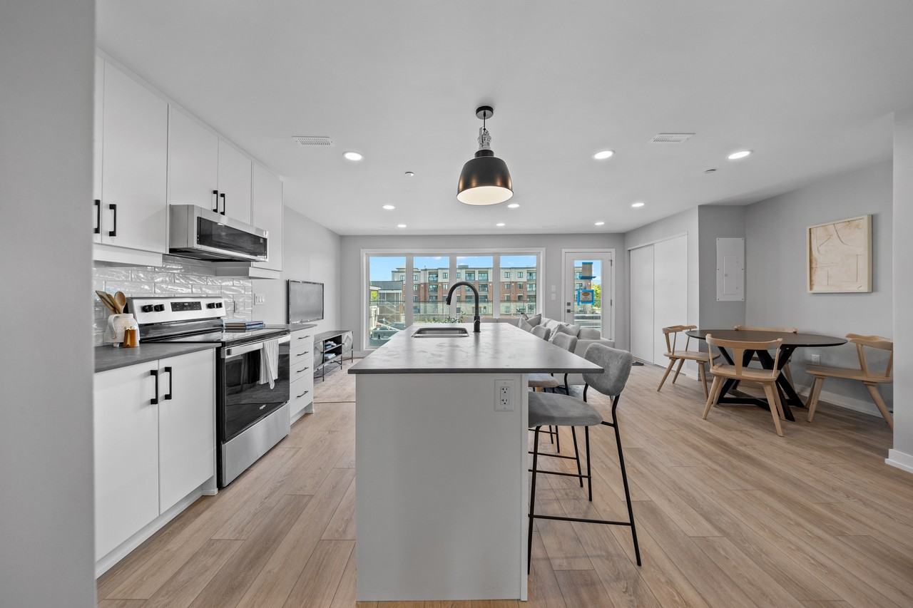 Dreamers Loft - Photo 3 of 25