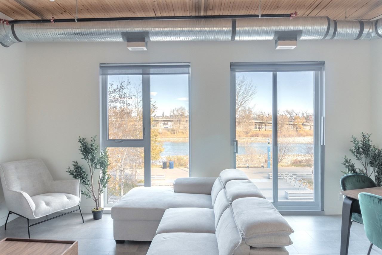 EV606 - Photo 2 of 30