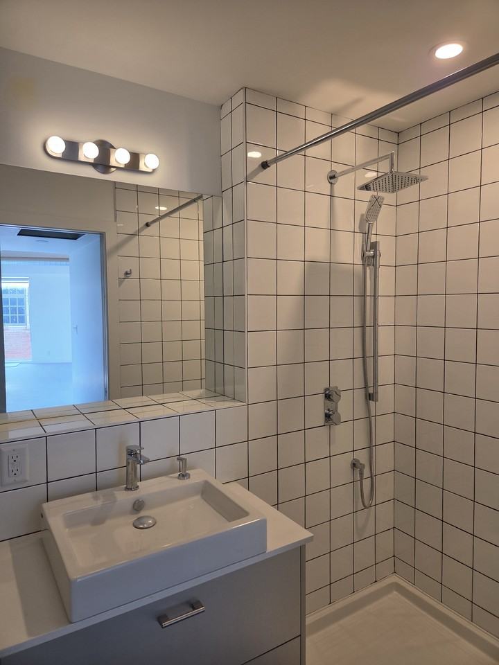 EV606 - Photo 4 of 30