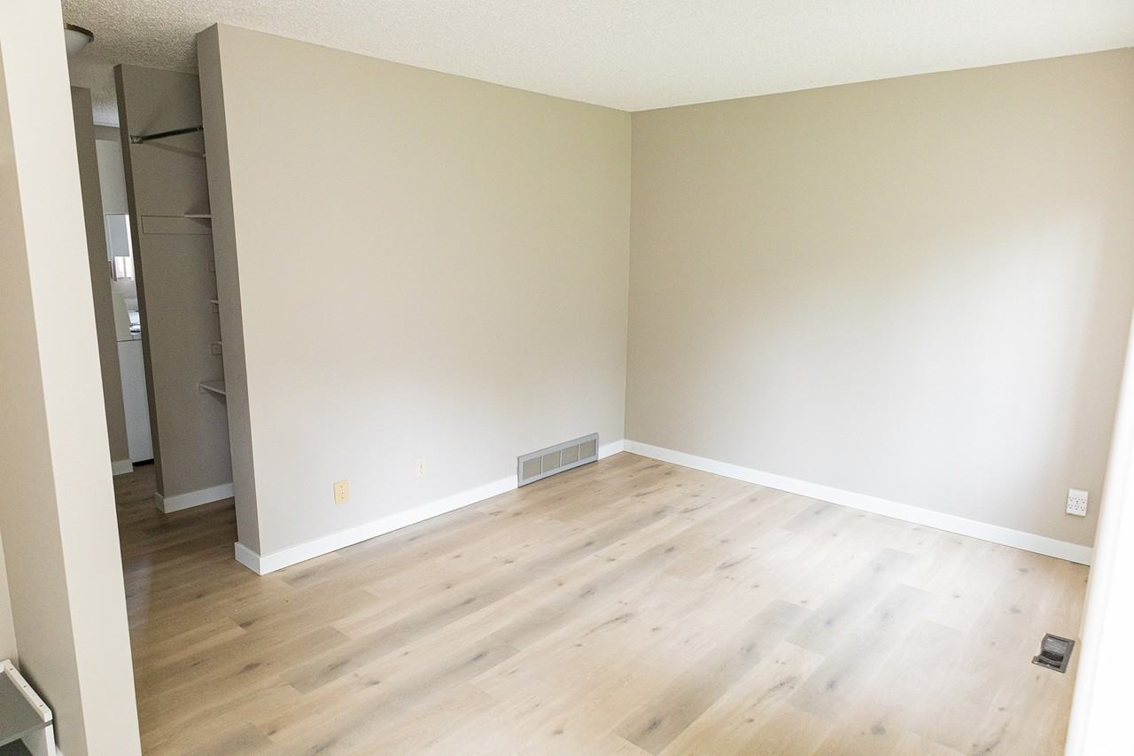 Mainstreet University Townhomes - Photo 3 of 19
