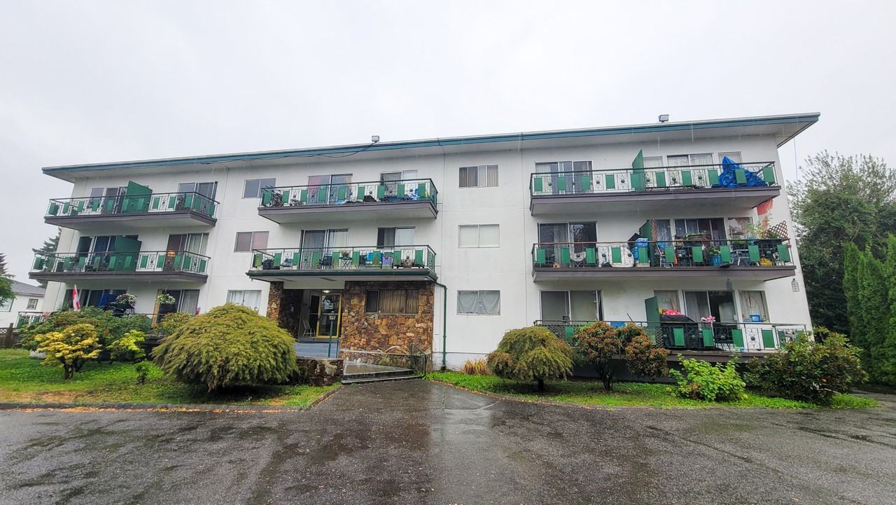 Mainstreet on Yale Apartments - Photo 2 of 3