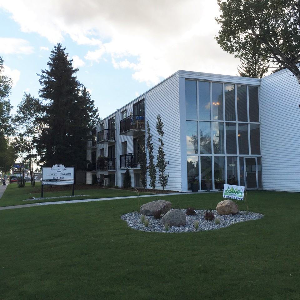 Crestview Apartments - Photo 2 of 9