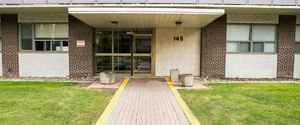 Bel Manor Apartments - Photo 3 of 7