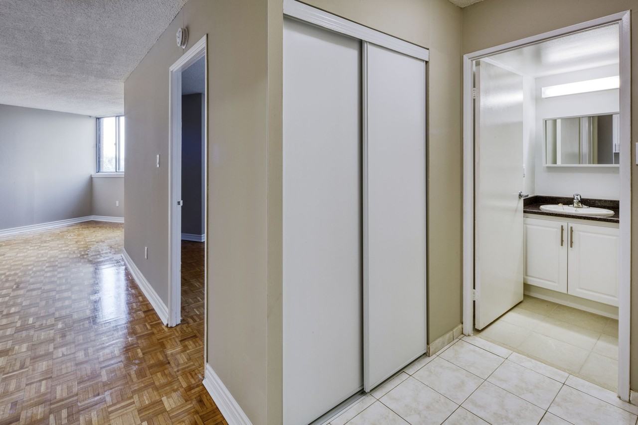 Robin Hood Apartments - Photo 4 of 13