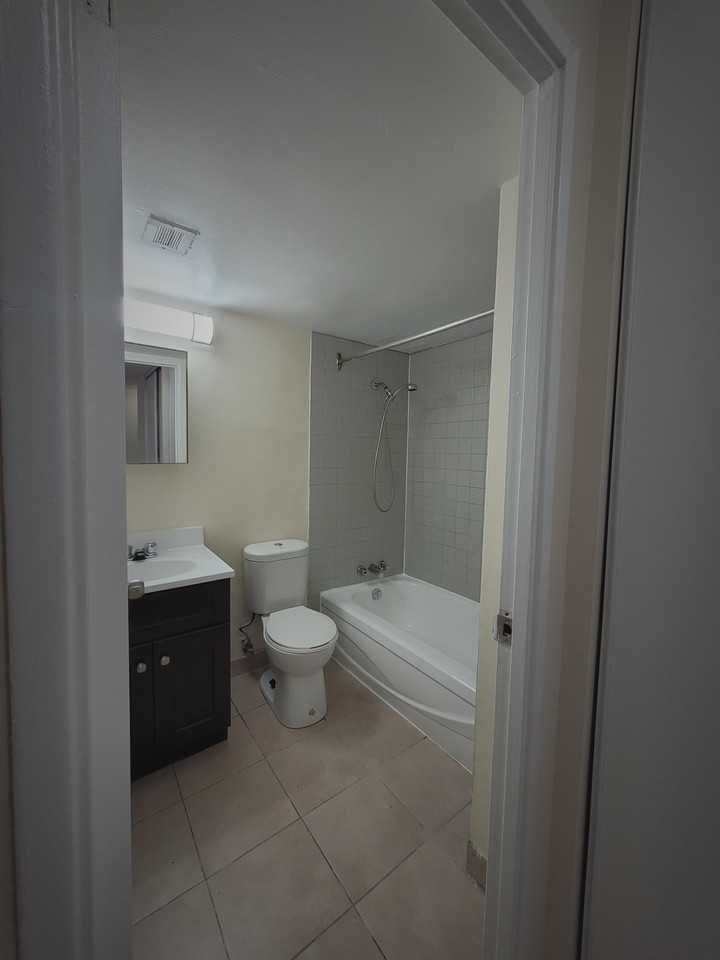 Rebecca Towers - Photo 6 of 10