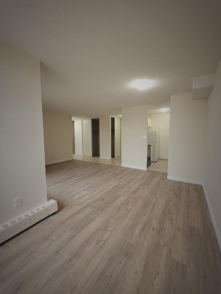 Rebecca Towers - Photo 7 of 10