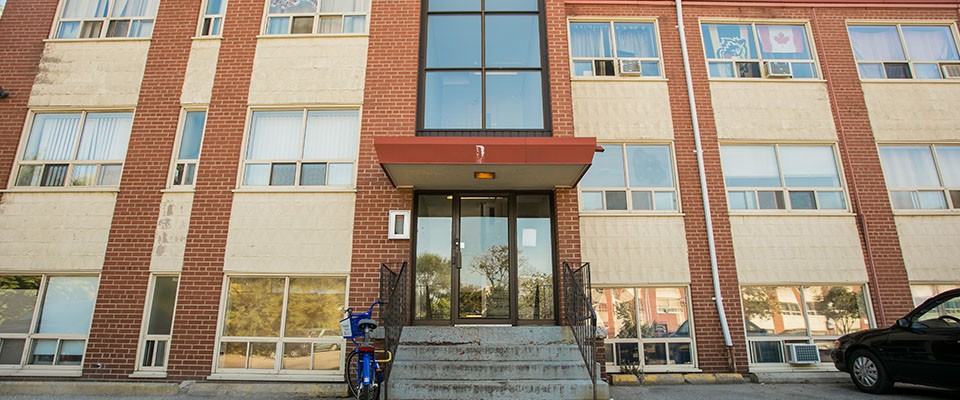 195 Wellington Street South - Photo 4 of 14