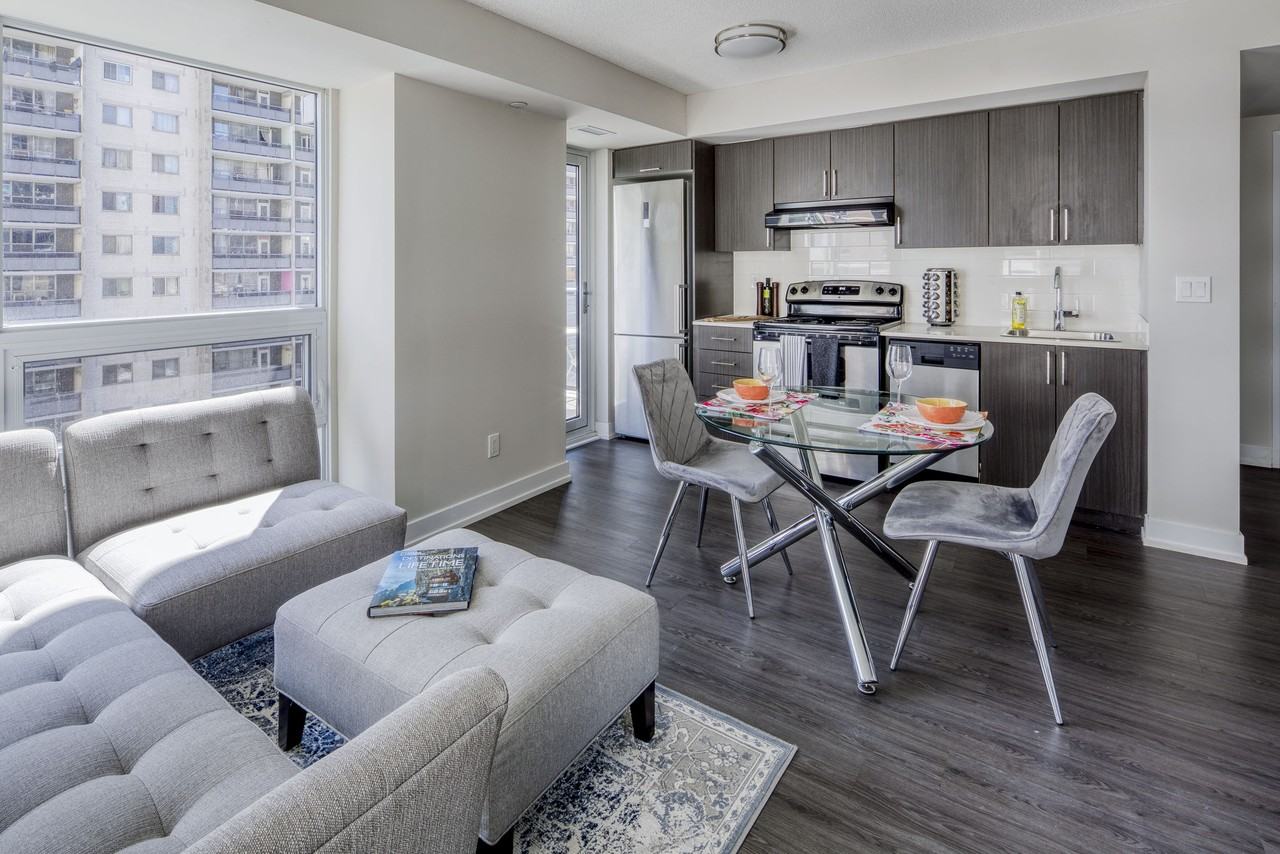 561 Sherbourne - Photo 3 of 15