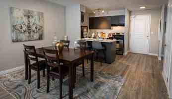 featured image of 400 Lyle St