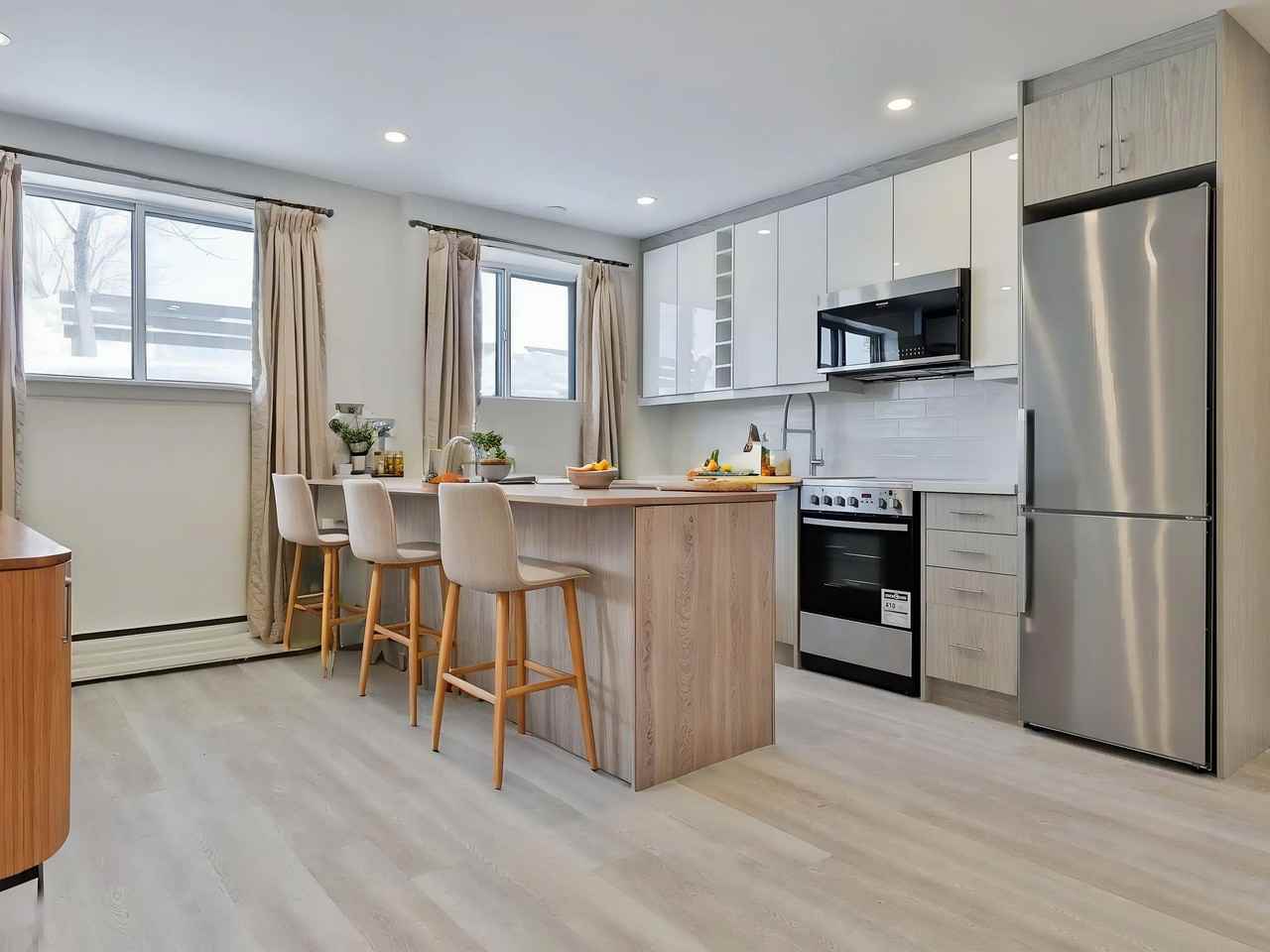 251-285 The West Mall - Photo 2 of 18