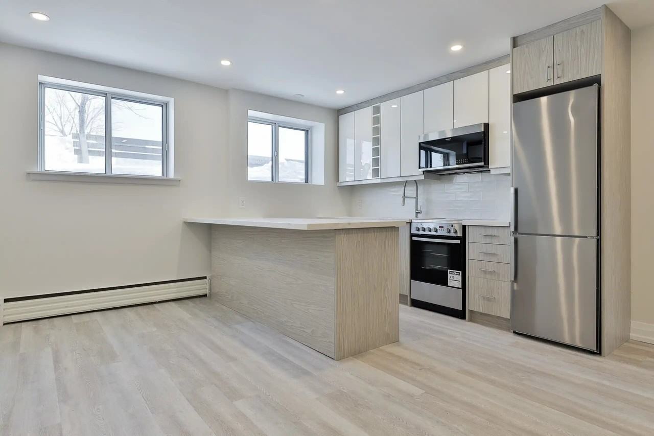 251-285 The West Mall - Photo 7 of 18