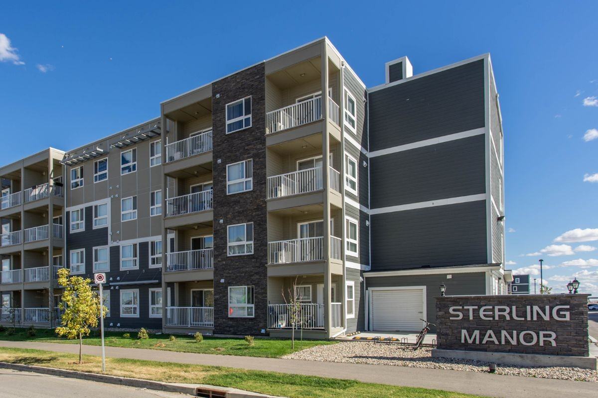 Sterling Manor - Photo 2 of 12