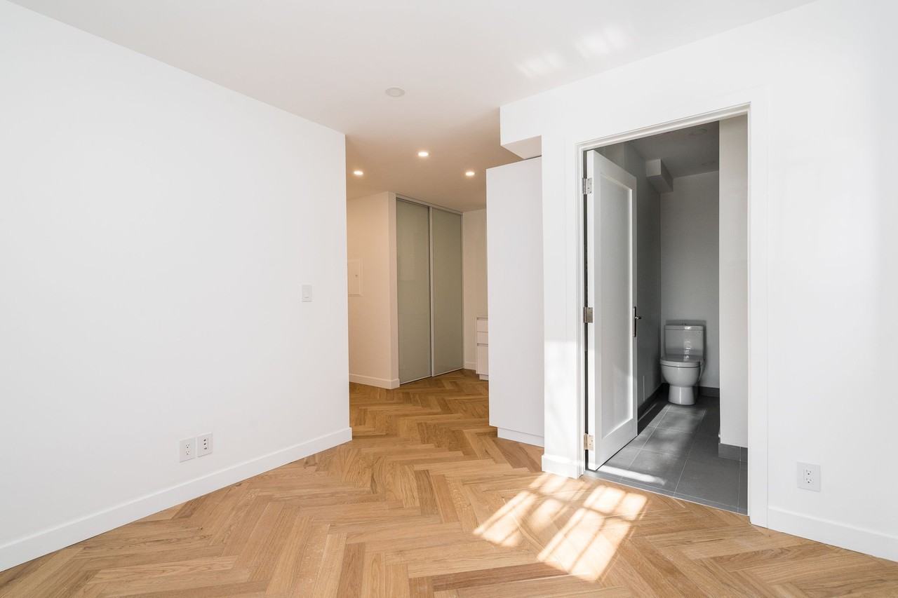 110 Wellesley Street East - Photo 6 of 19