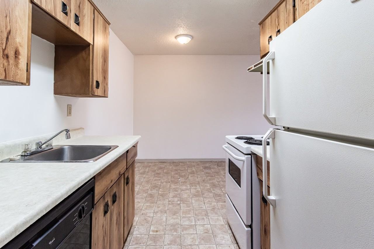 Sunridge Apartments - Photo 5 of 13