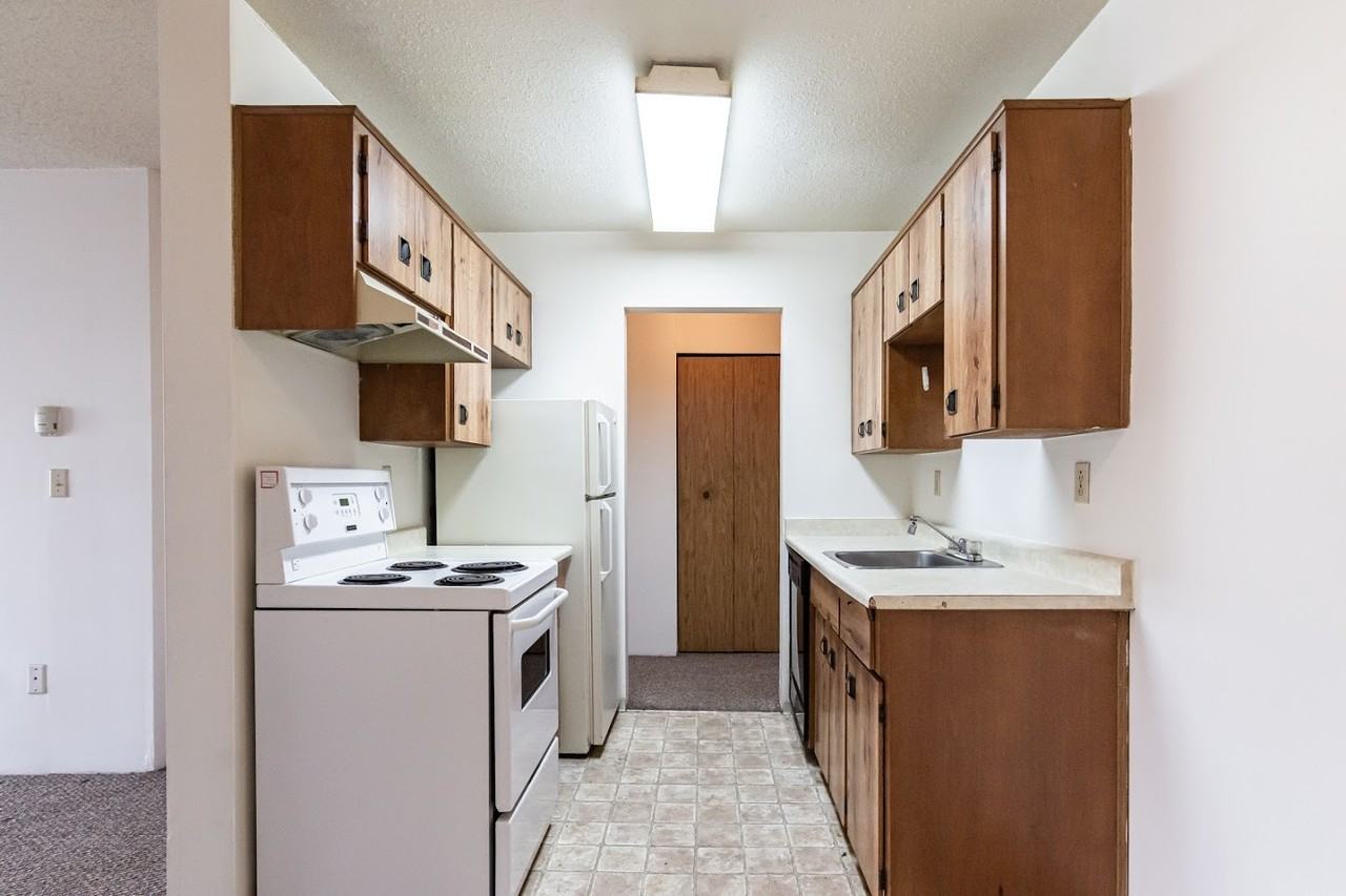 Sunridge Apartments - Photo 6 of 13