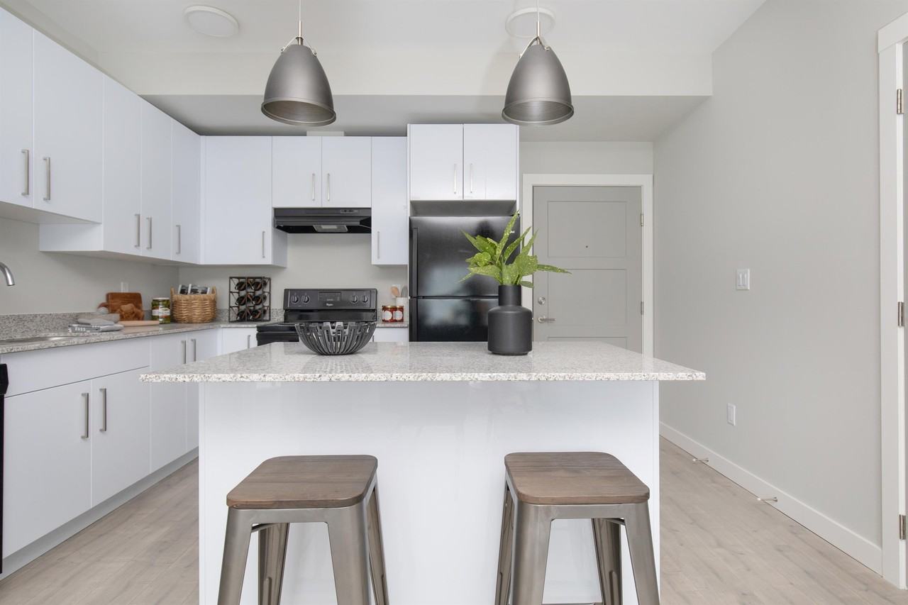 Magdalena - Photo 2 of 19