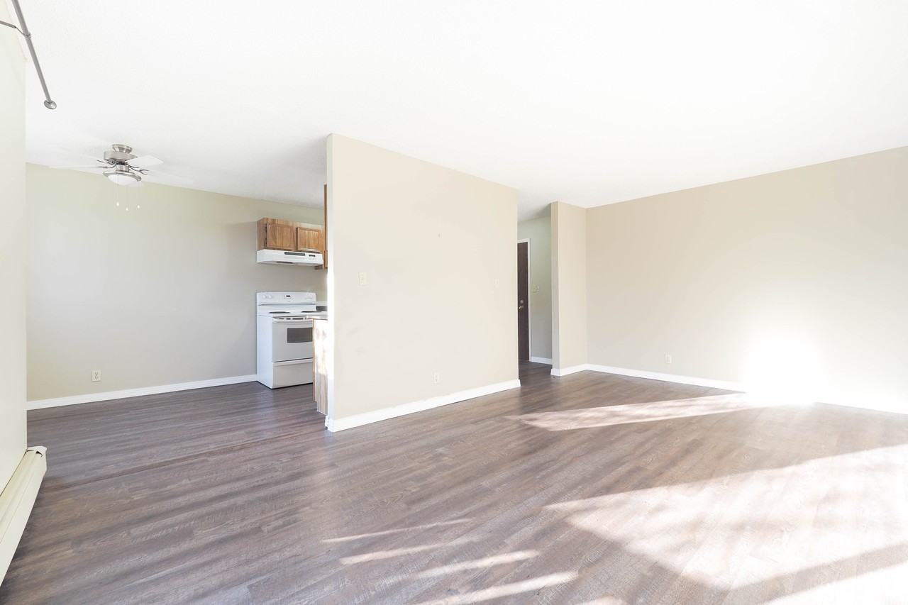 Heritage Manor - Photo 2 of 10