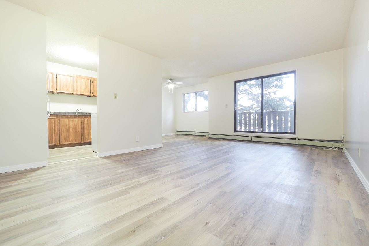 Heritage Manor - Photo 3 of 10