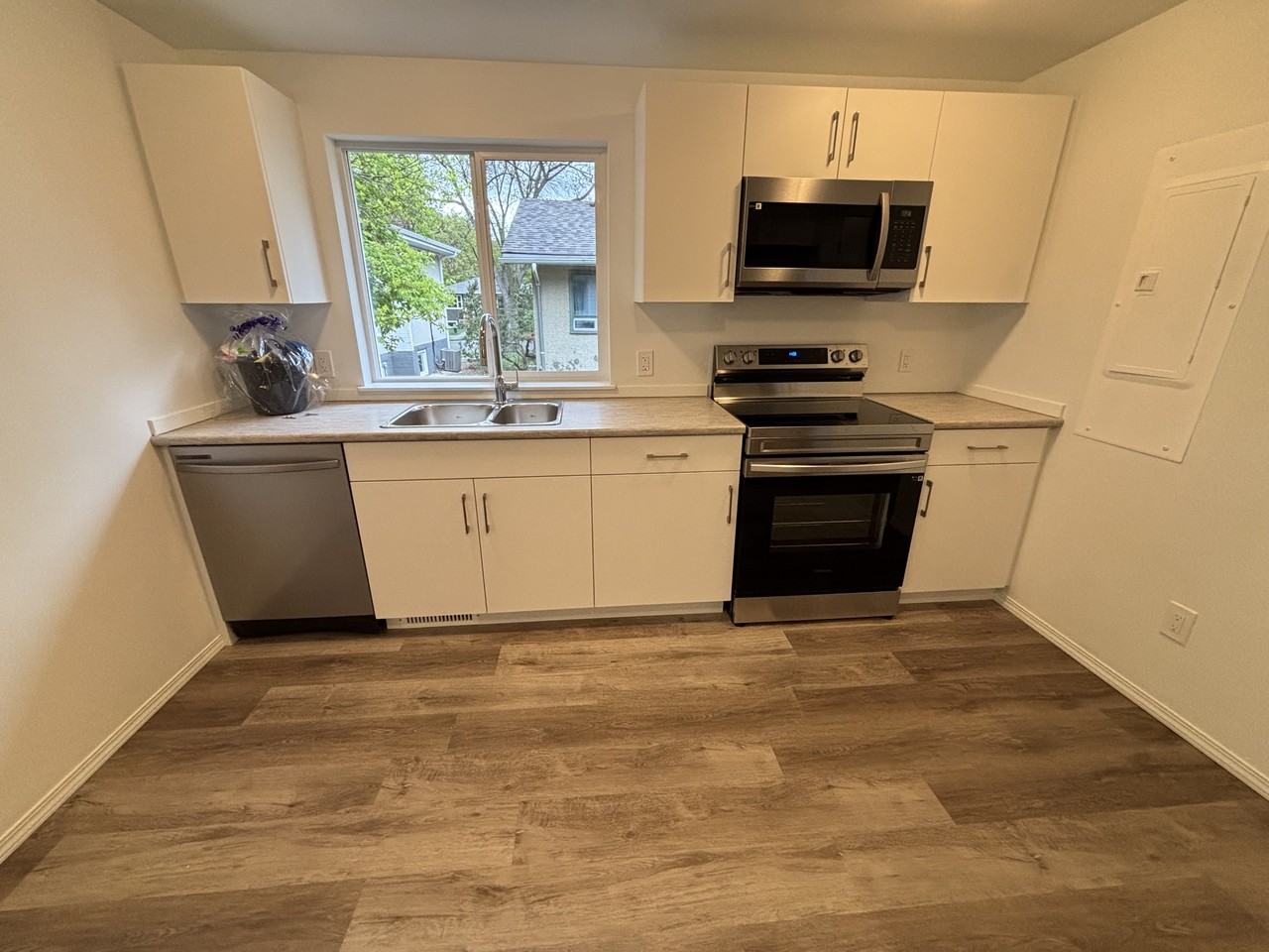 Modern 2 Bedroom Units in Beacon Heights | Now Offering 1 Month Free on 13 - Photo 4 of 18