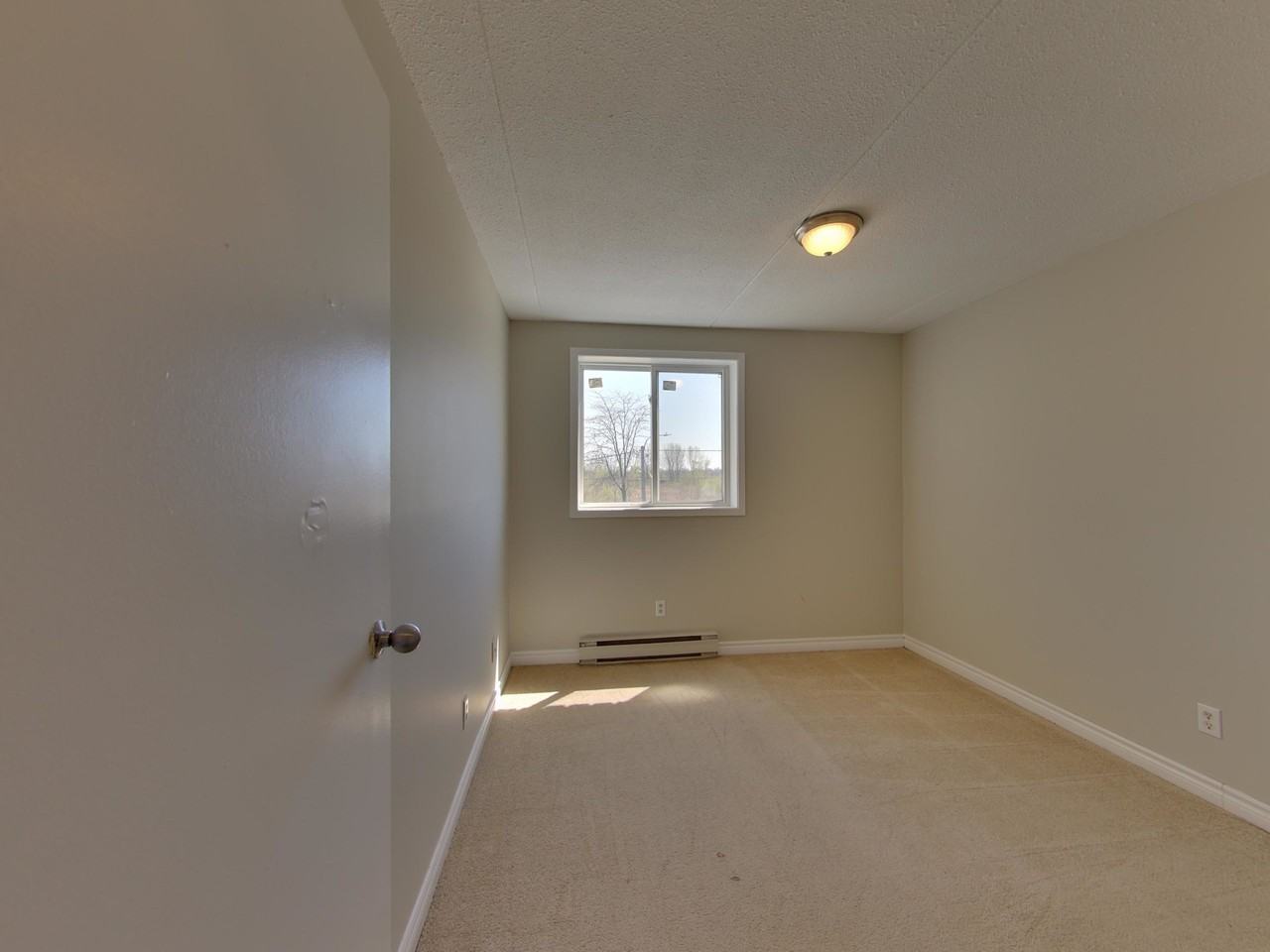 149 London Road - Photo 7 of 12