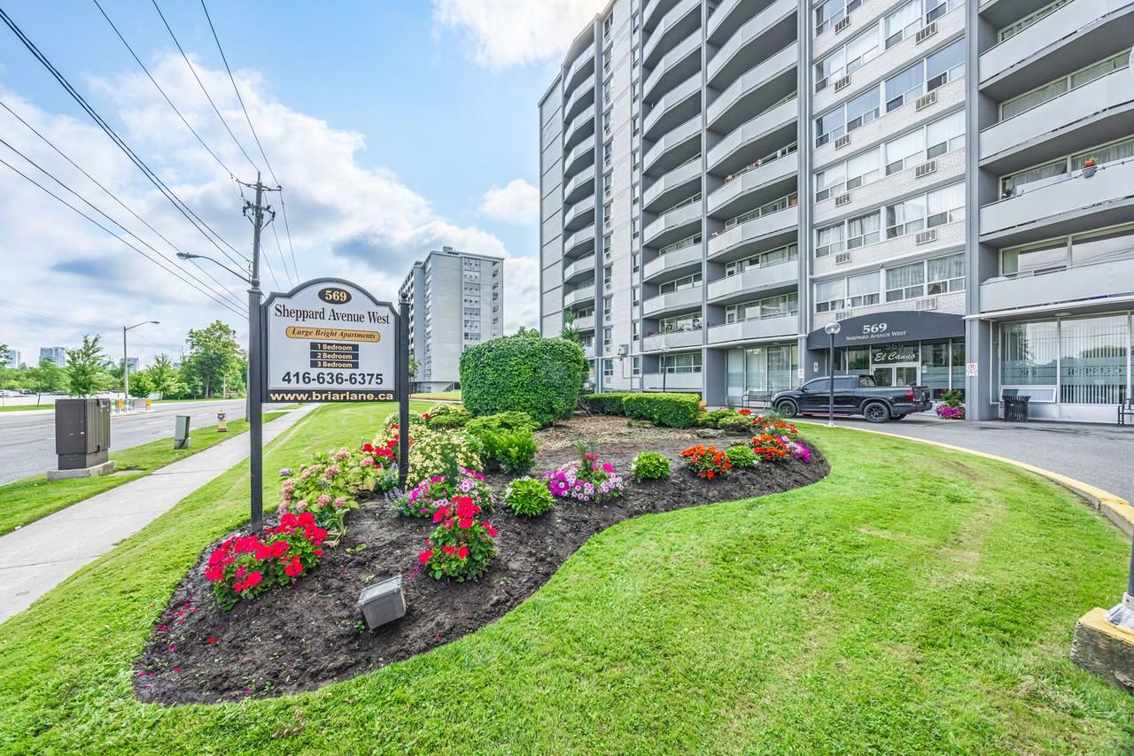 569 Sheppard Avenue West - Photo 2 of 16