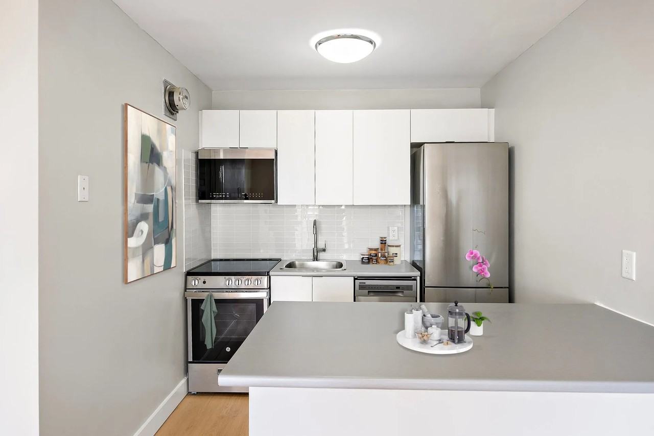 420 Central Avenue - Photo 3 of 12