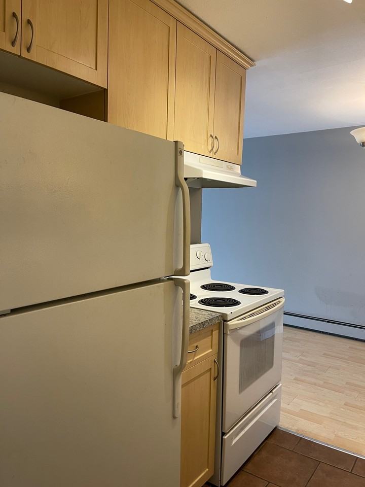 9904 90 Ave Nw - Photo 5 of 50