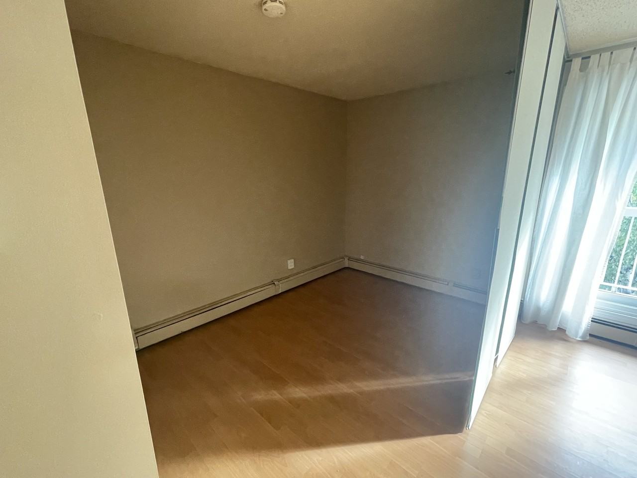 9904 90 Avenue Northwest - Photo 3 of 30