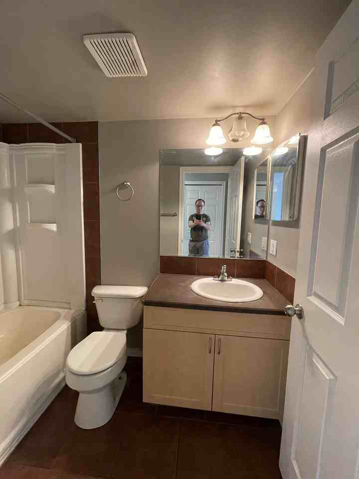 9904 90 Avenue Northwest - Photo 5 of 38