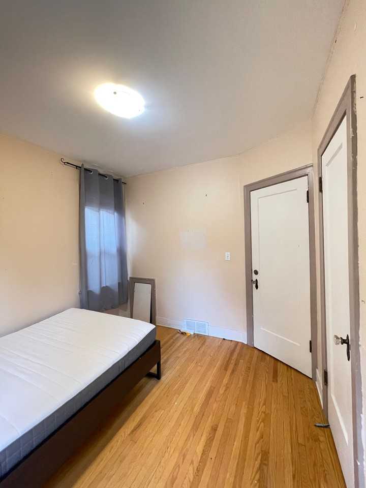 10918 84 Avenue & 10922 84 AVE - Photo 7 of 18