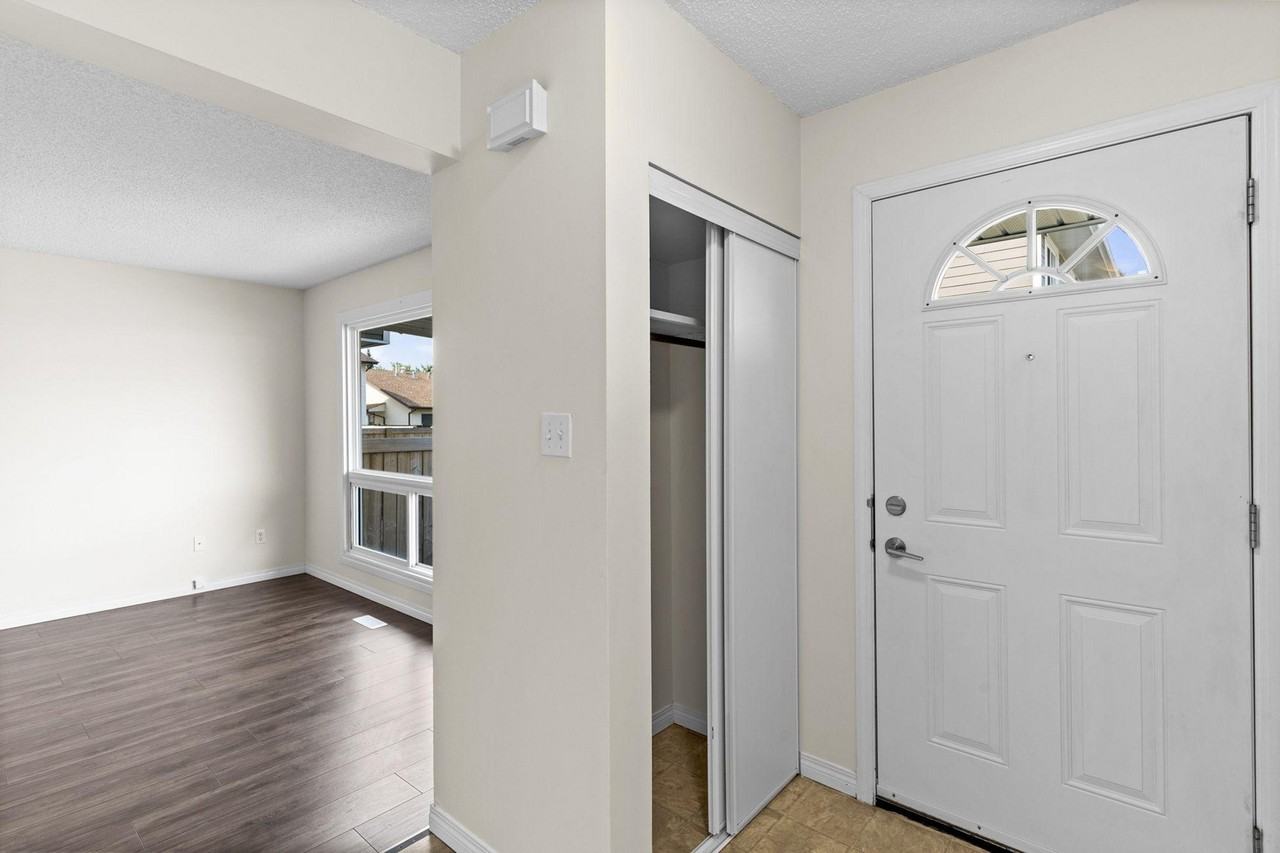 Lymburn Lane 3 Bed Townhomes | Water and Gas are not included | No Dog Allowed | Parking Included - Photo 7 of 28