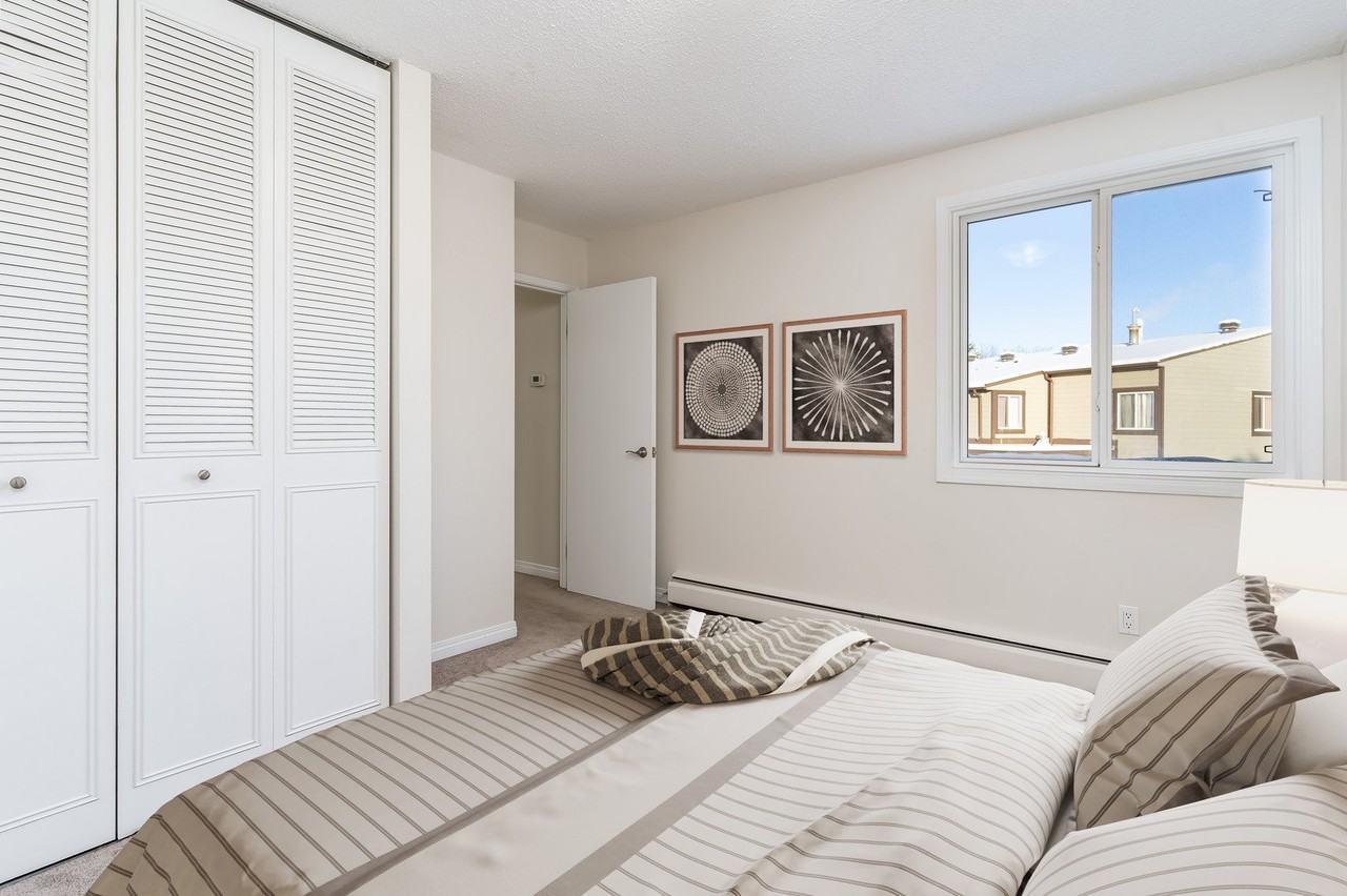 Hillcrest Place Townhomes | Parking Free | Water and Gar are Included | No Dog Allowed - Photo 3 of 13