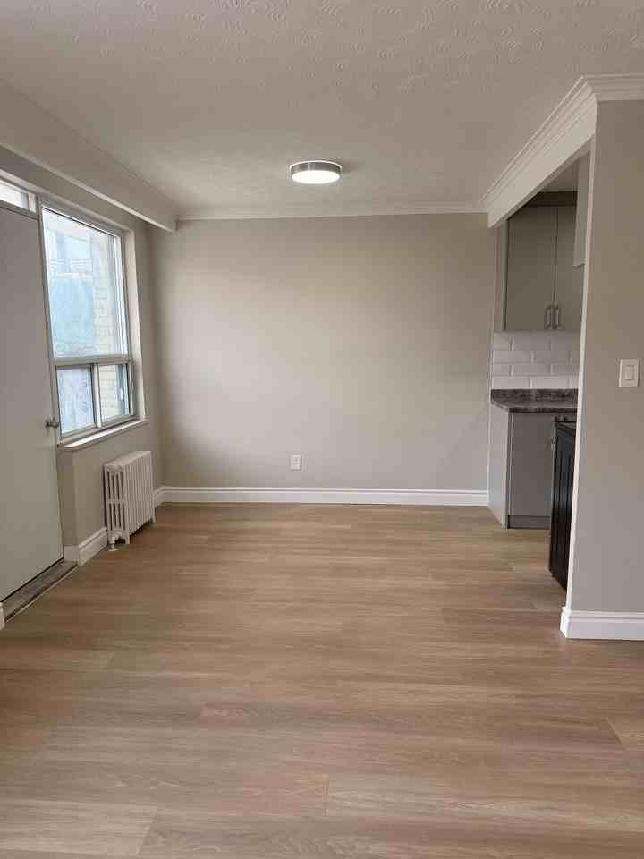 450 Winona Drive - Photo 4 of 11